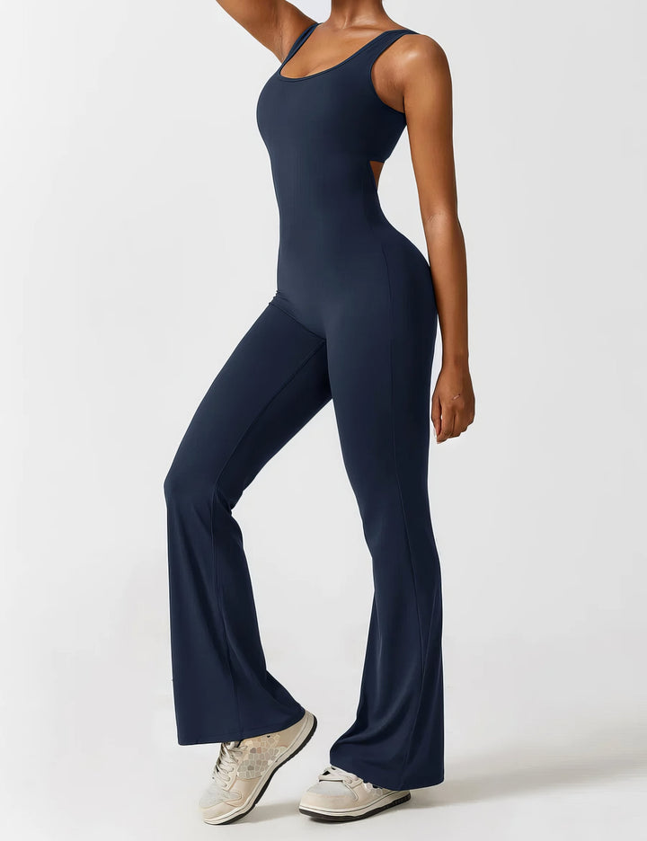 LUNA | ELEGANTE UITWIDENDE JUMPSUIT MET V-ACHTERZIJDE